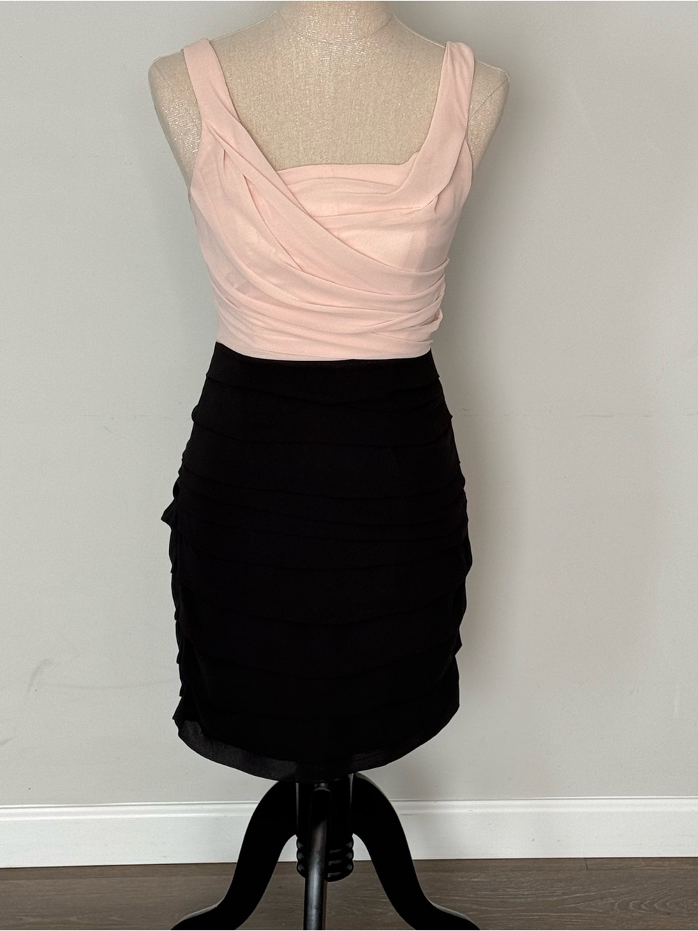 2010 NWT Express Design Studio Two-Toned Blush Pink/Black Sleeveless Mini Dress